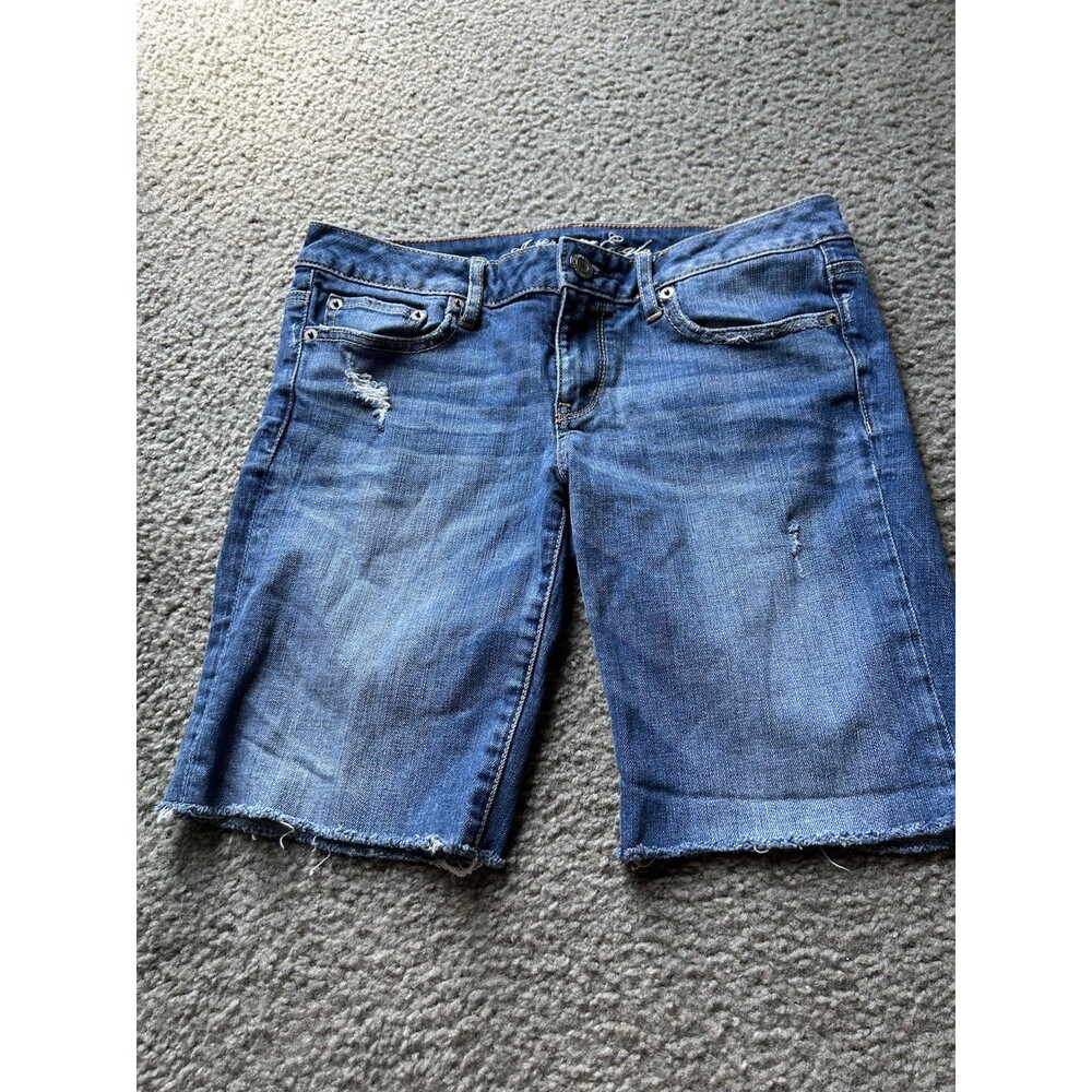 American Eagle Women’s Shorts 9” Inseam Size 6 Blue Denim Shorts